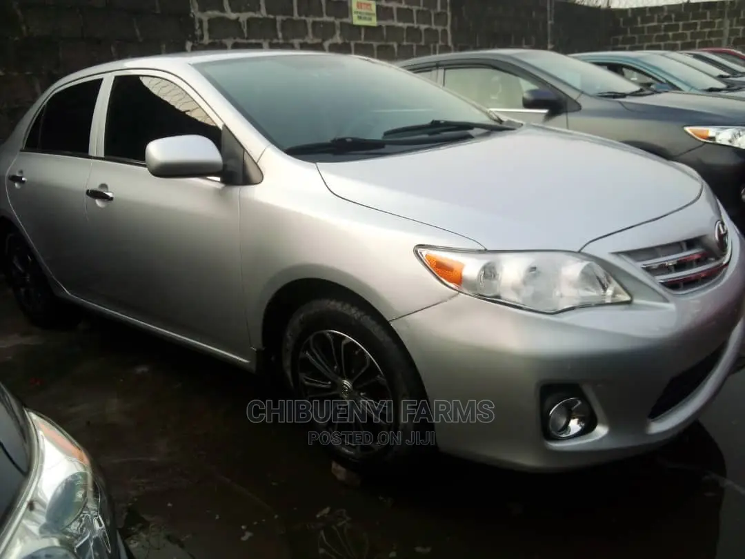 Toyota Corolla 2010 Silver