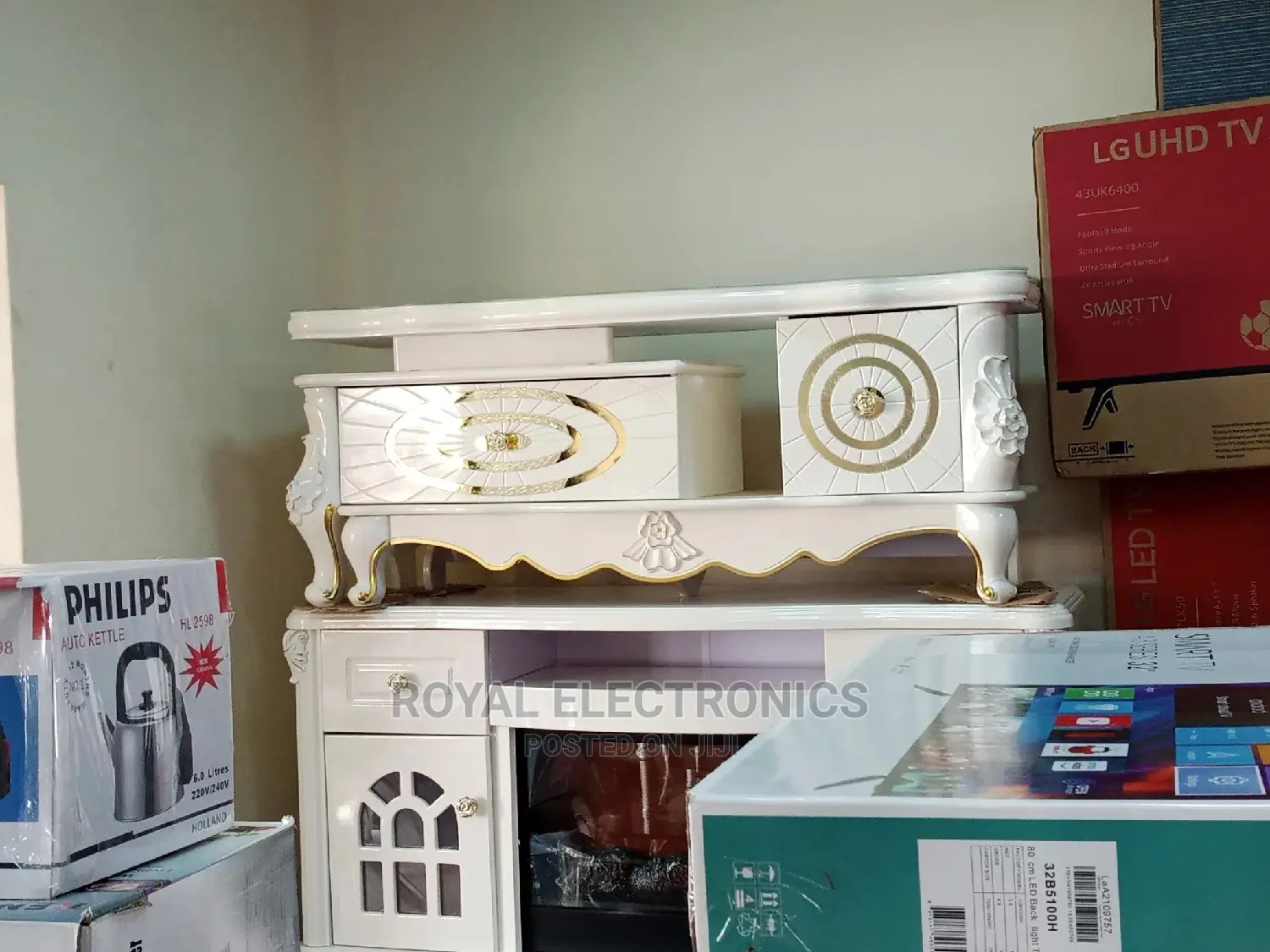 Generic Royal Imported Tv Stand With Drawers and Marble Top