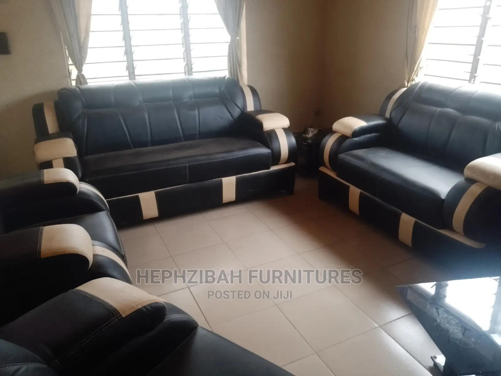 Quality 7 Seater Living Room Leather Made Sofa Chair.