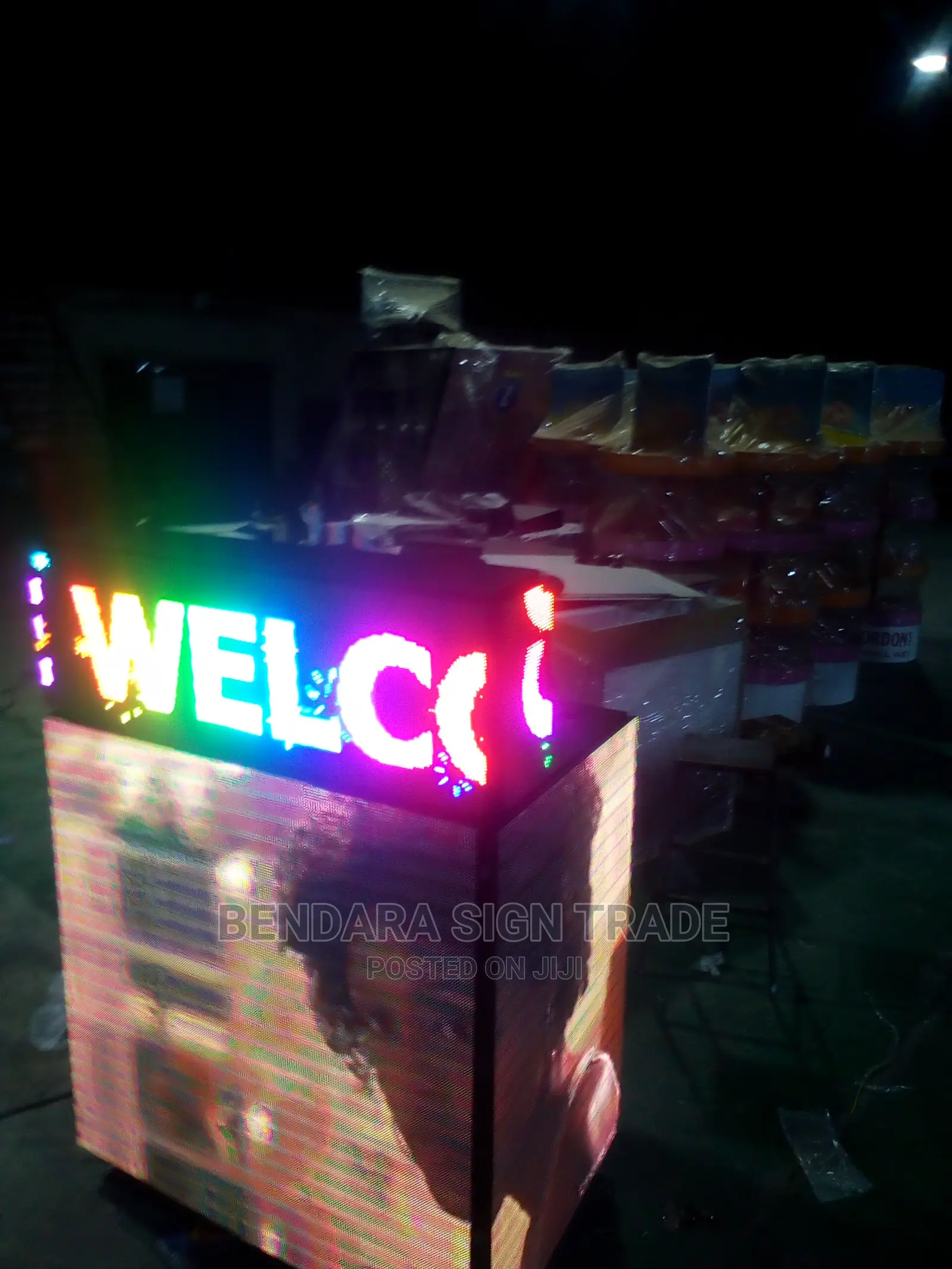 LED Video Screen in Form of a Table for Receptionist P5