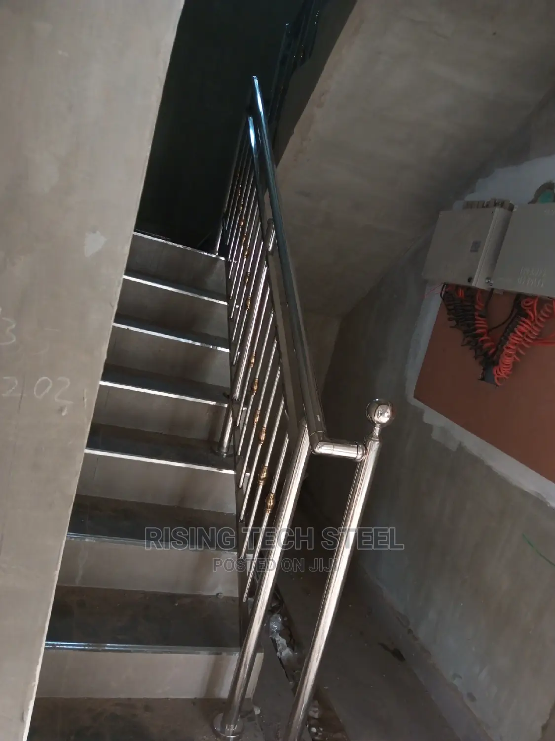 Stainless Handrail With Top Ball Starting Leg