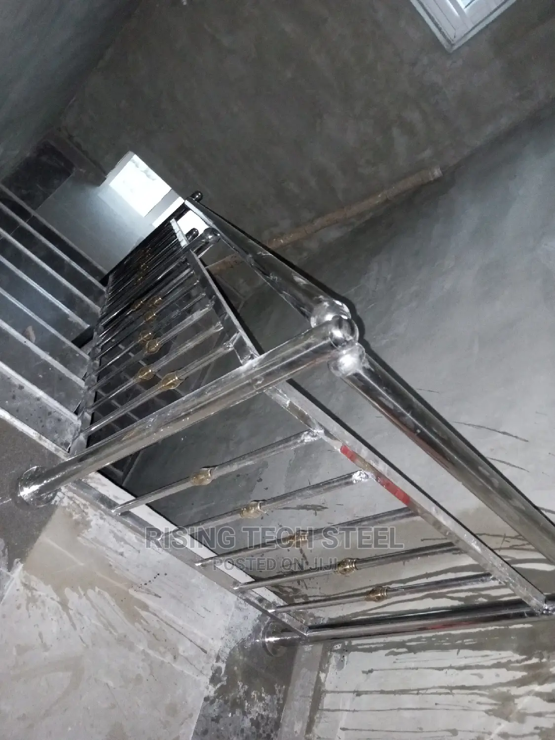 Stainless Handrail With Top Ball Starting Leg