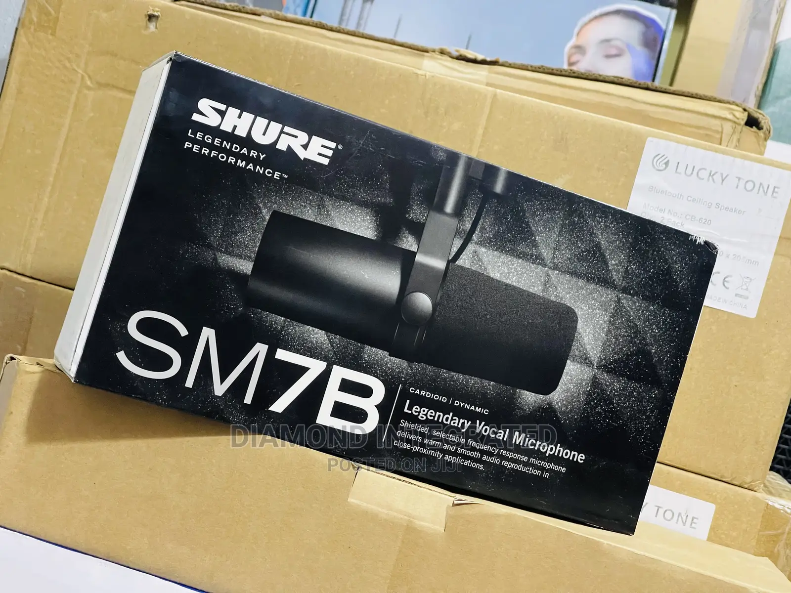 SHURE SM7B Studio Microphone