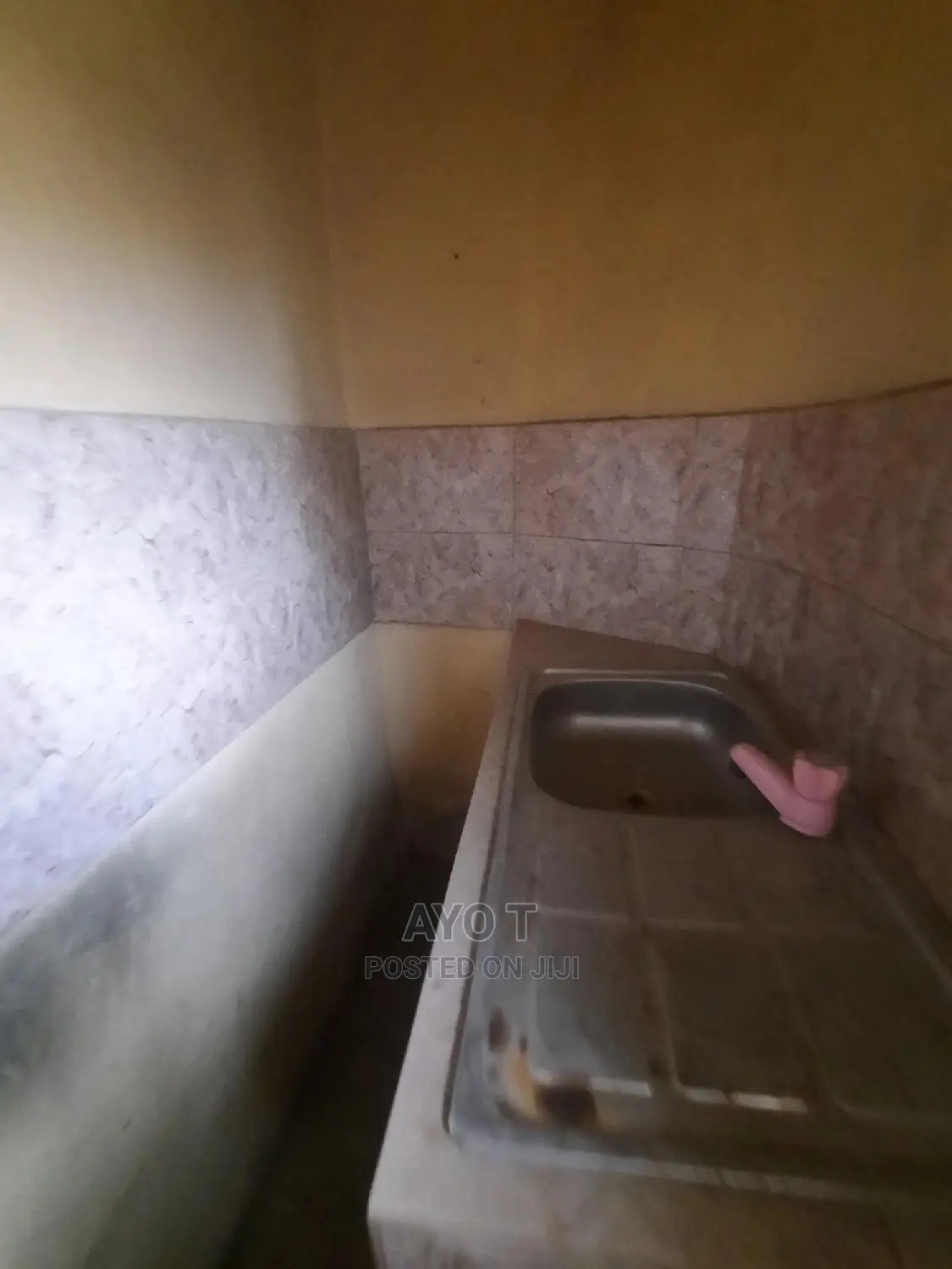 Studio Apartment in Bariga for rent