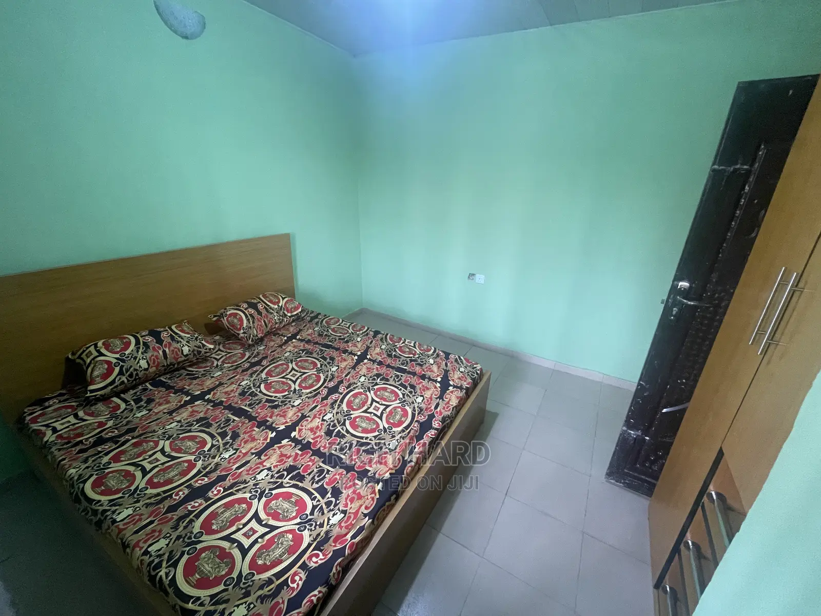 Room and Palor Shortlet