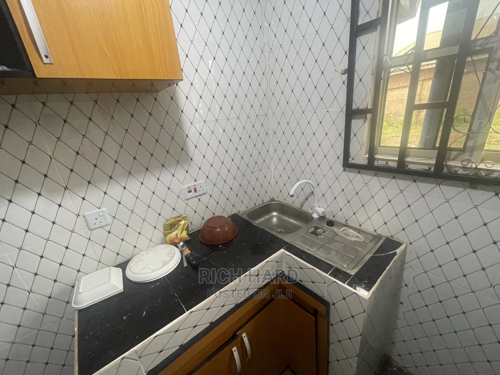 Room and Palor Shortlet