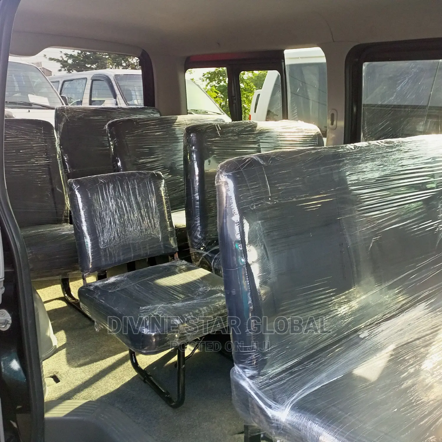 Toyota HiAce 2010 Black