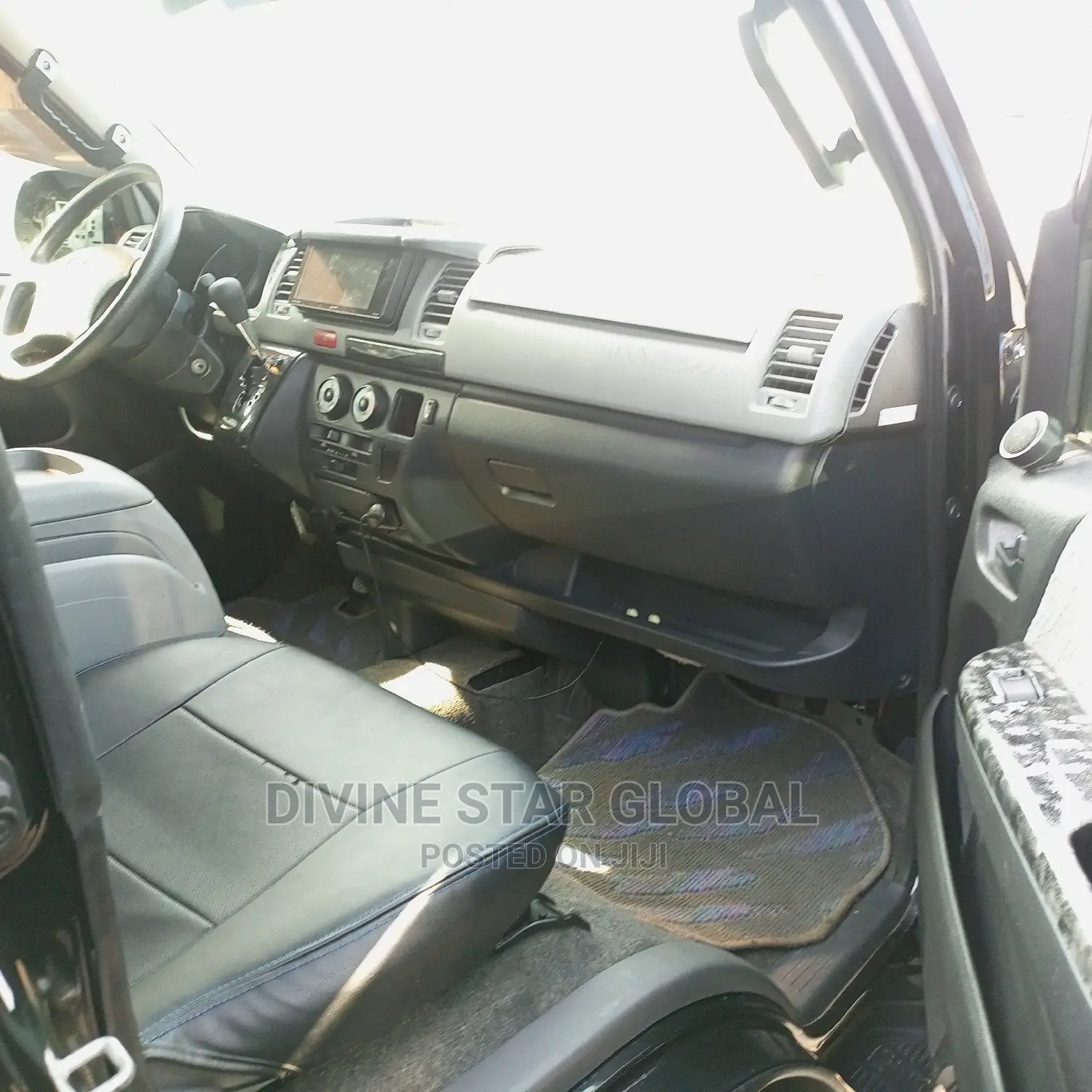 Toyota HiAce 2010 Black