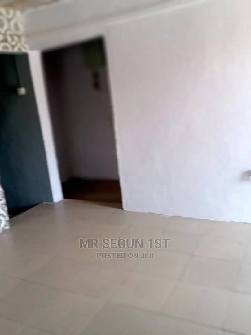 2bdrm Bungalow in Estate, Apata for rent