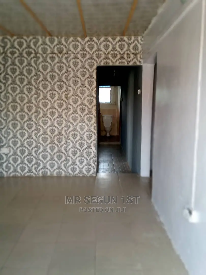 2bdrm Bungalow in Estate, Apata for rent