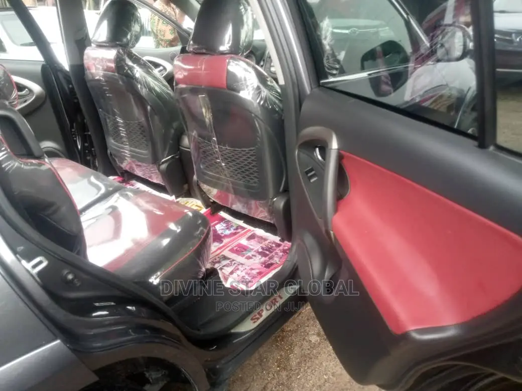 Toyota RAV4 2010 Gray