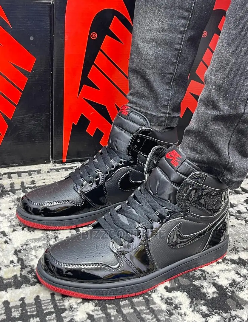Original NIKE JORDAN 1 RETRO HIGH OG Available in Store