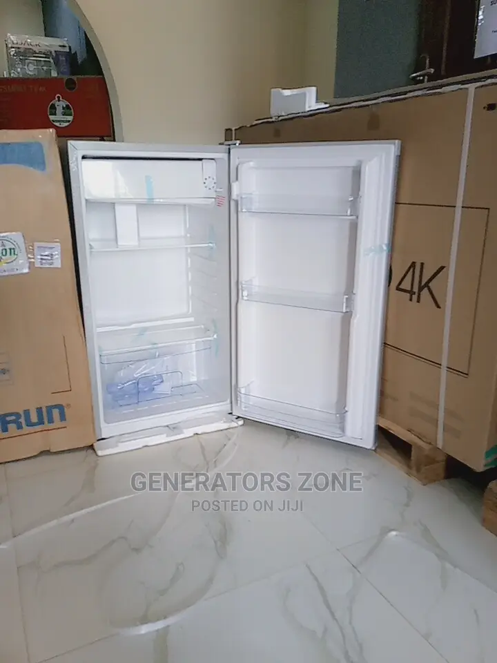 Top Frezeer Skyrun Refrigerator ( 3 Shelves) 90L ( BCD-90g)