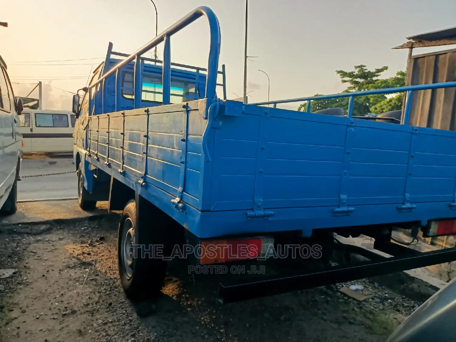 Mitsubishi Derica Truck