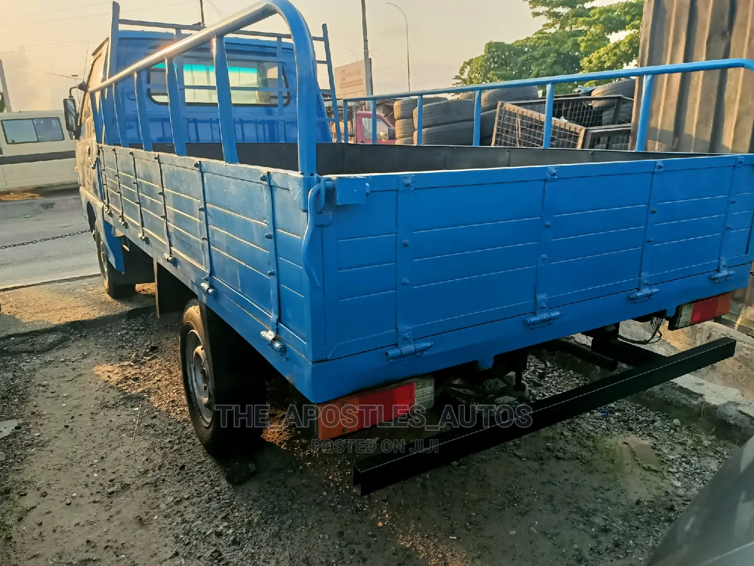 Mitsubishi Derica Truck