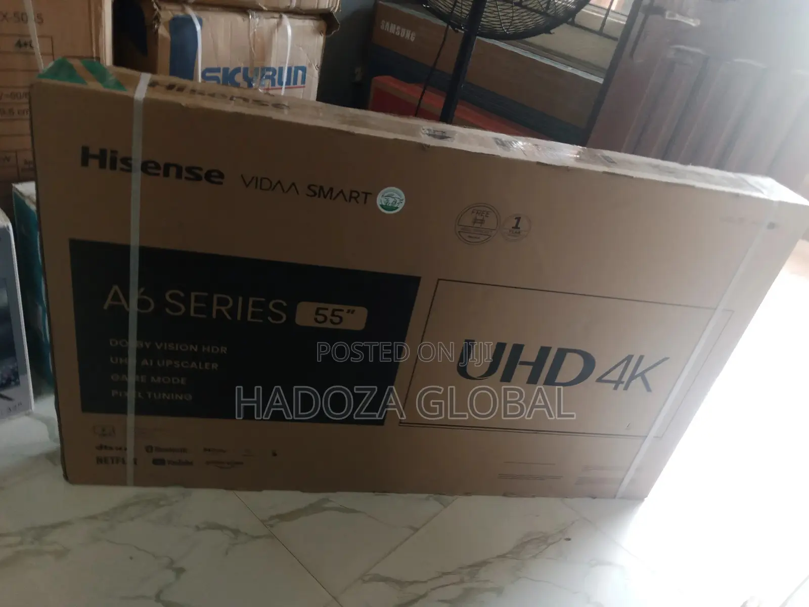Hisense 55 Smart Tv With Youtube and Free Wall Bracket