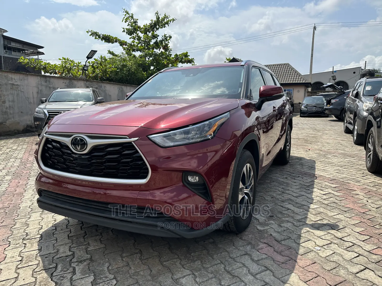Toyota Highlander XLE 2021 Red