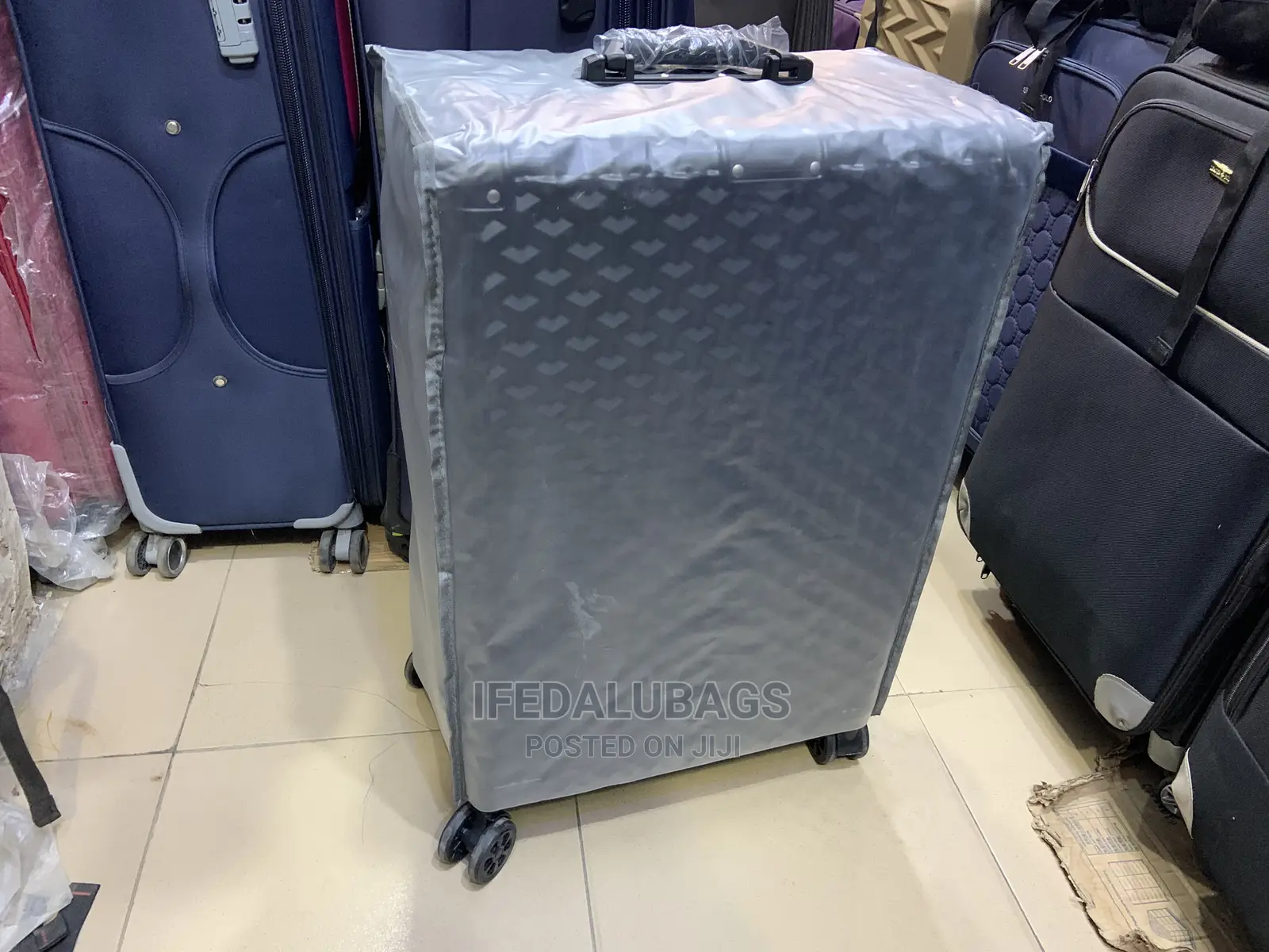 Medium Size Quality Imported Aluminum Frame Traveling Box