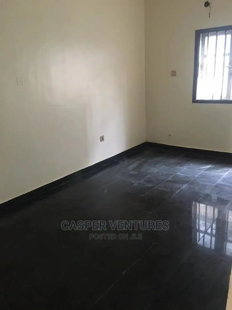 Mini Flat in Chevyview Estate, Chevron for rent