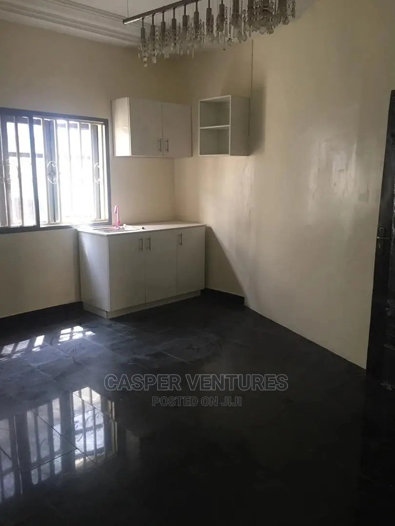 Mini Flat in Chevyview Estate, Chevron for rent