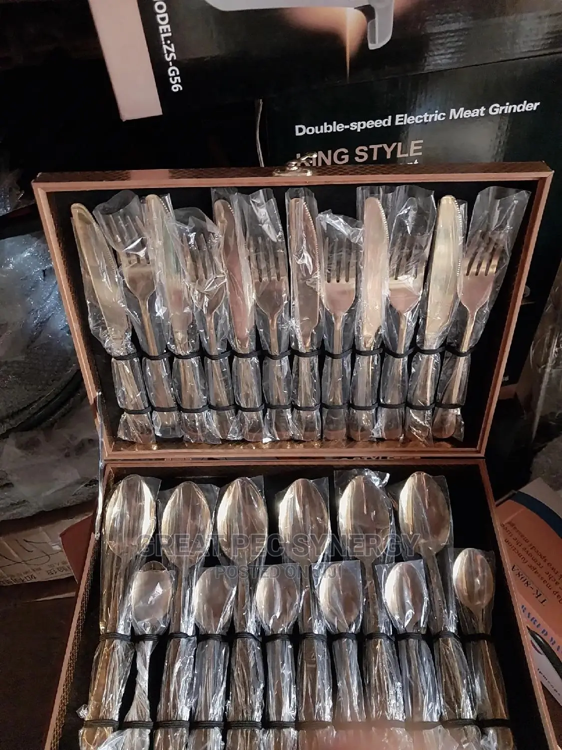 Golden Boxed Cutlery Set