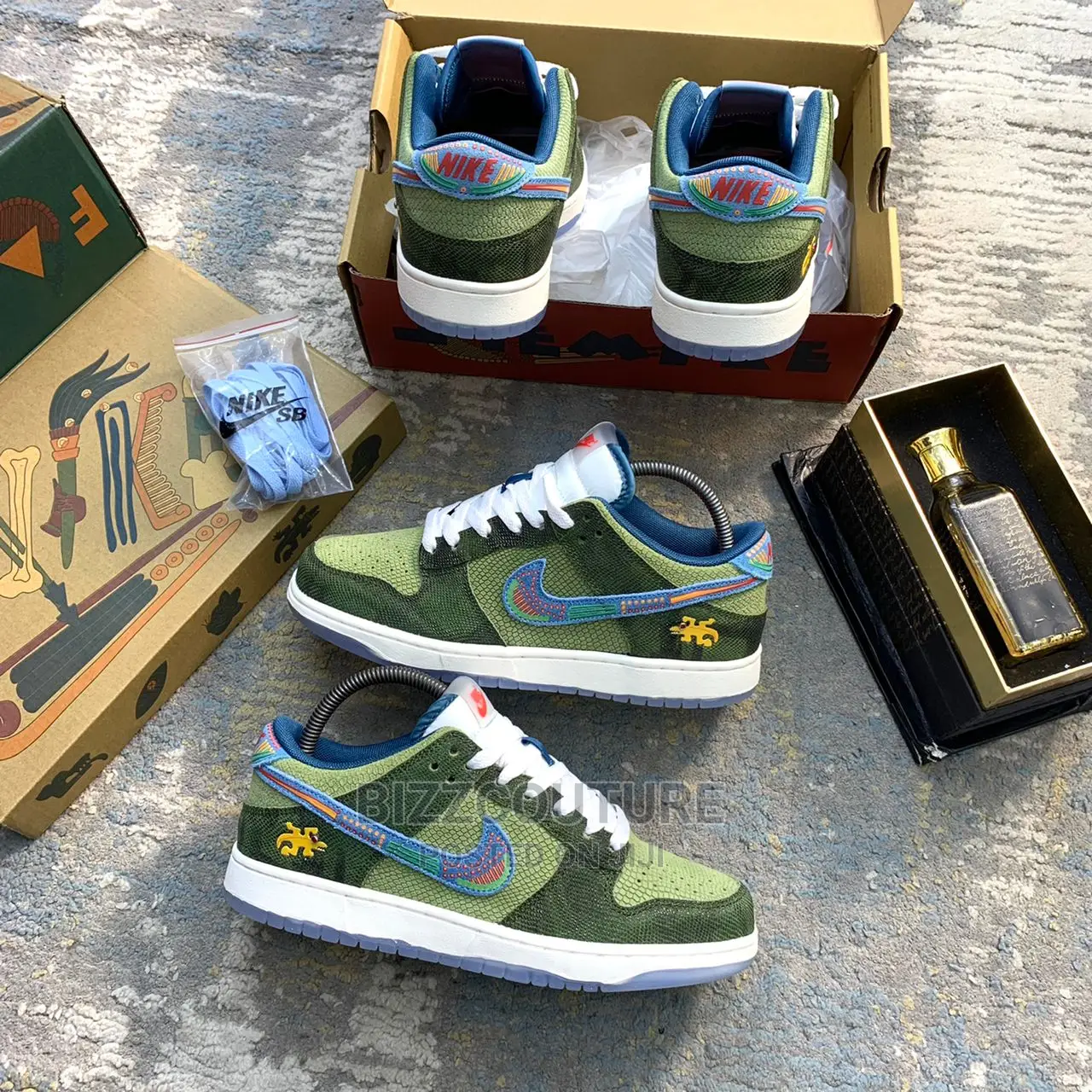 Original Nike Sb Dunk Low Siempre Familia Available in Store