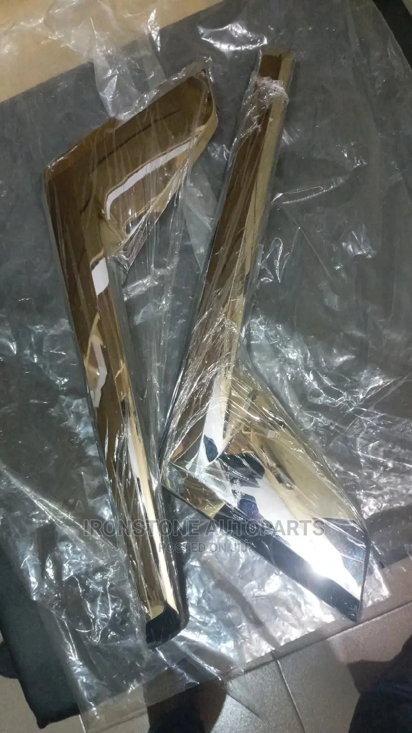 Headlamp Chrome - Landcruiser 2020