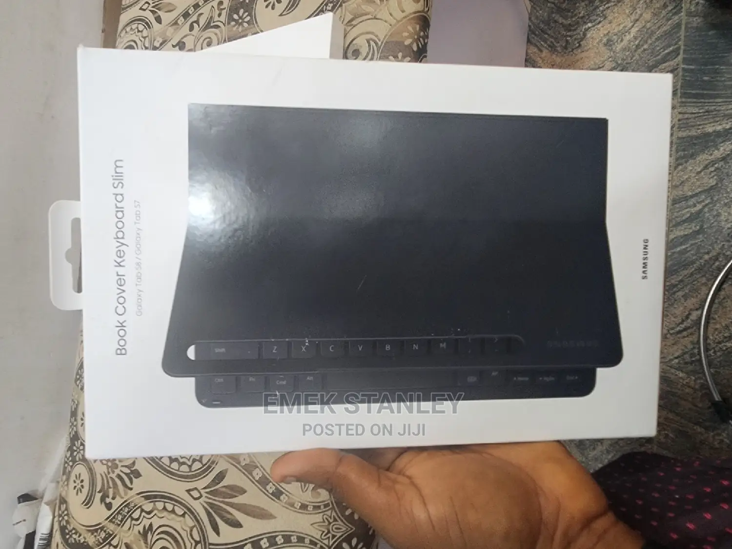 Book Cover Keyboard Slim
Galaxy Tab S8 / Galaxy Tab.S7