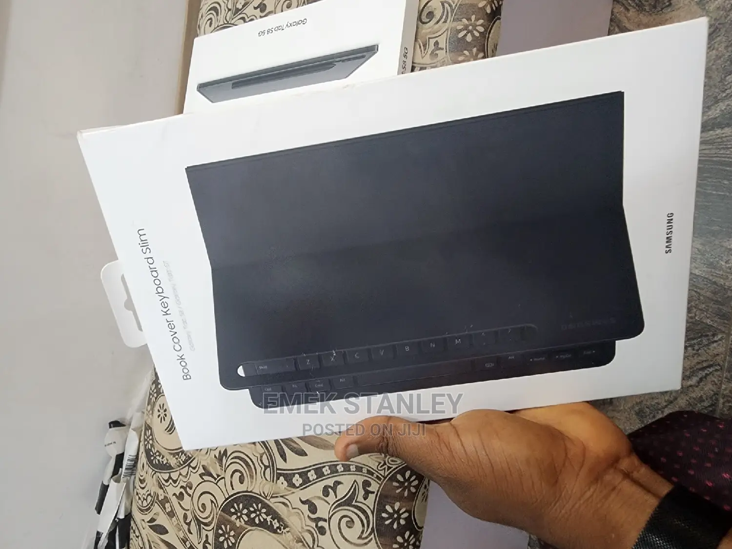 Book Cover Keyboard Slim
Galaxy Tab S8 / Galaxy Tab.S7