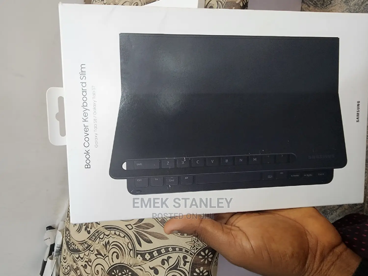 Book Cover Keyboard Slim
Galaxy Tab S8 / Galaxy Tab.S7