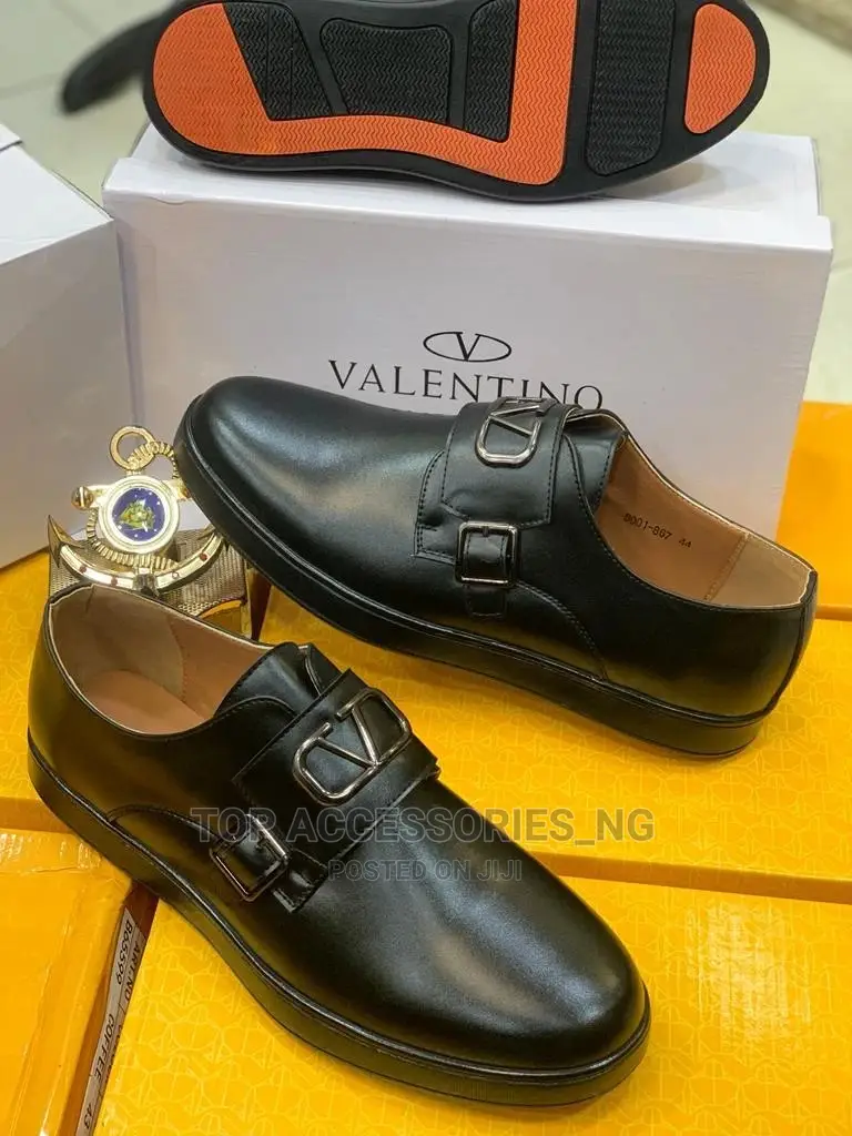 New Fashion Valentino Stock Shoe