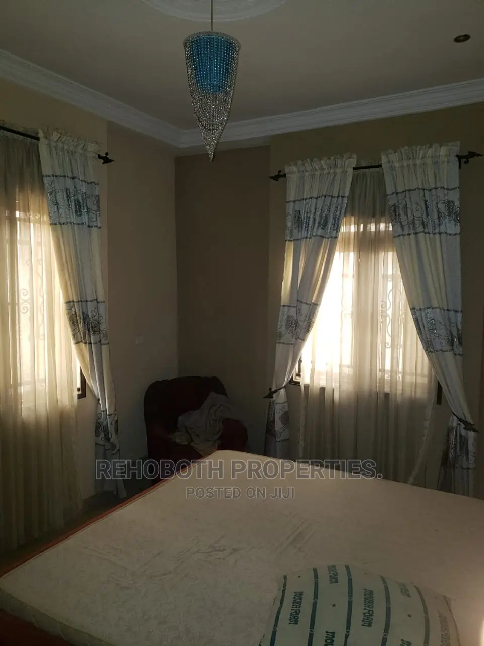 4bdrm Bungalow in Golden, Ibadan for Sale