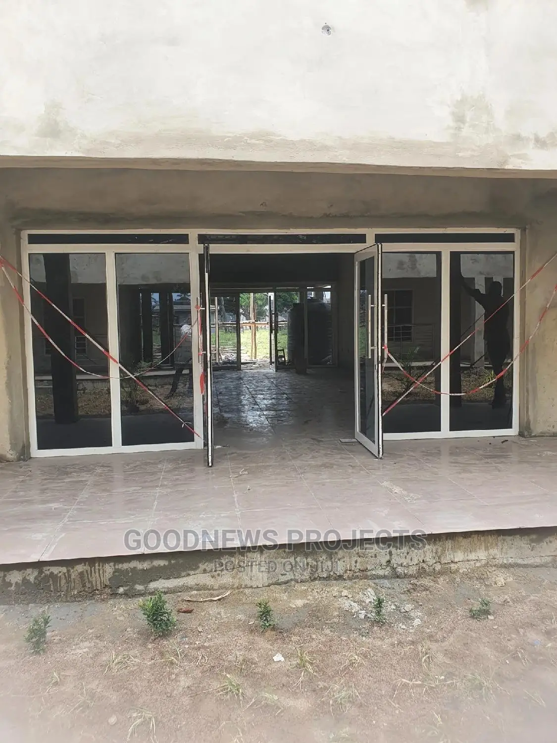 Very Strong Aluminium Partitioning With Door