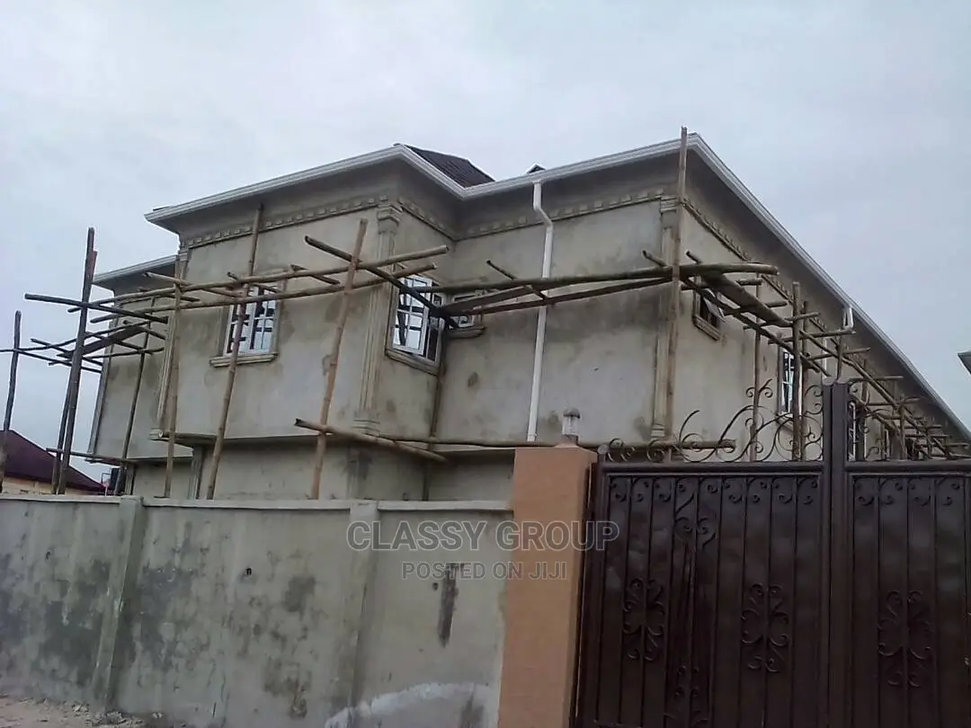 White PVC Rain Water Collector Roof Gutters