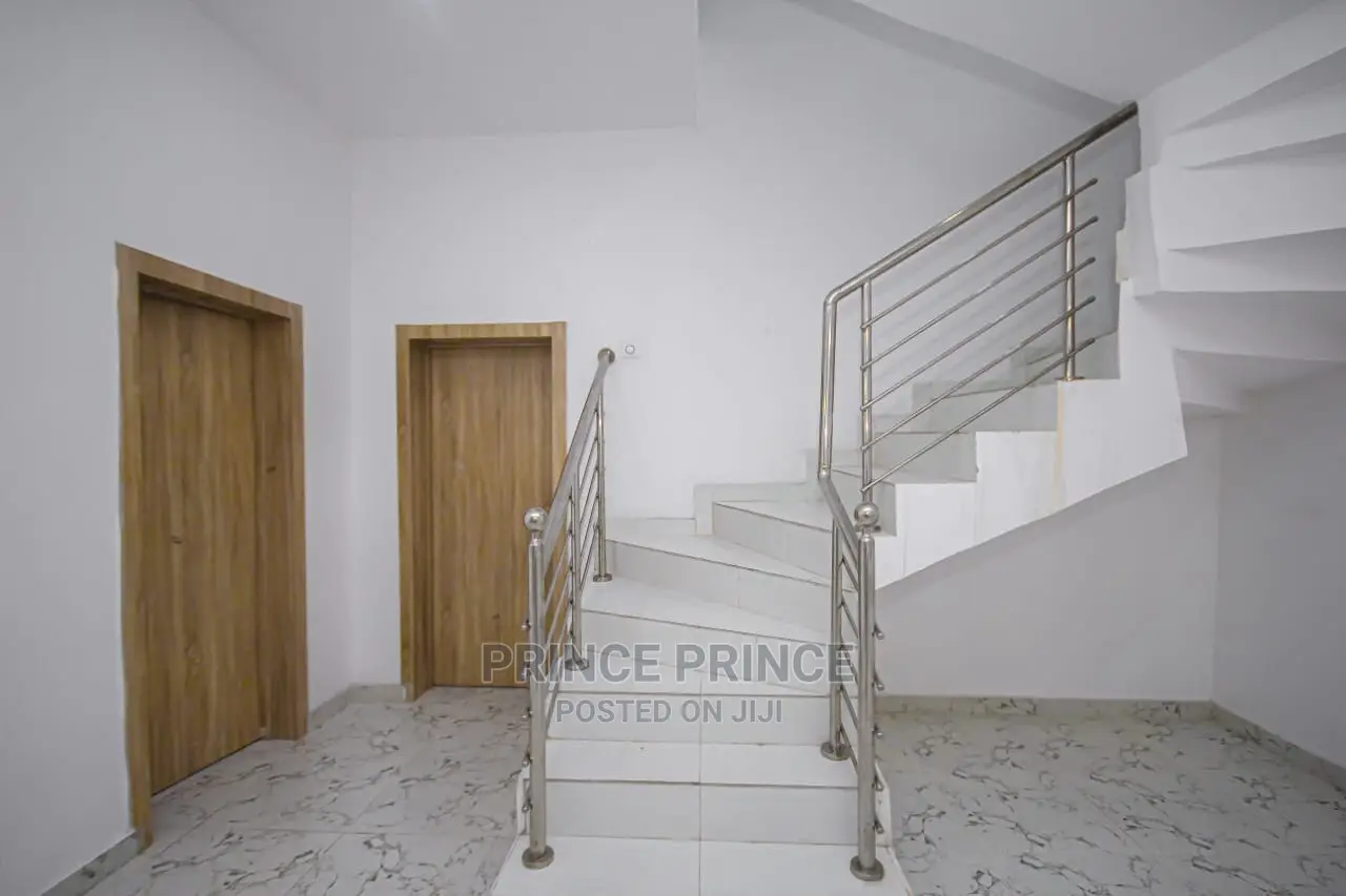 5bdrm Duplex in Maven Court 2, Lekki for Sale