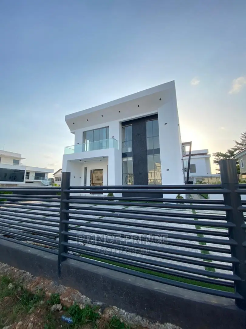 5bdrm Duplex in Lekki for Sale