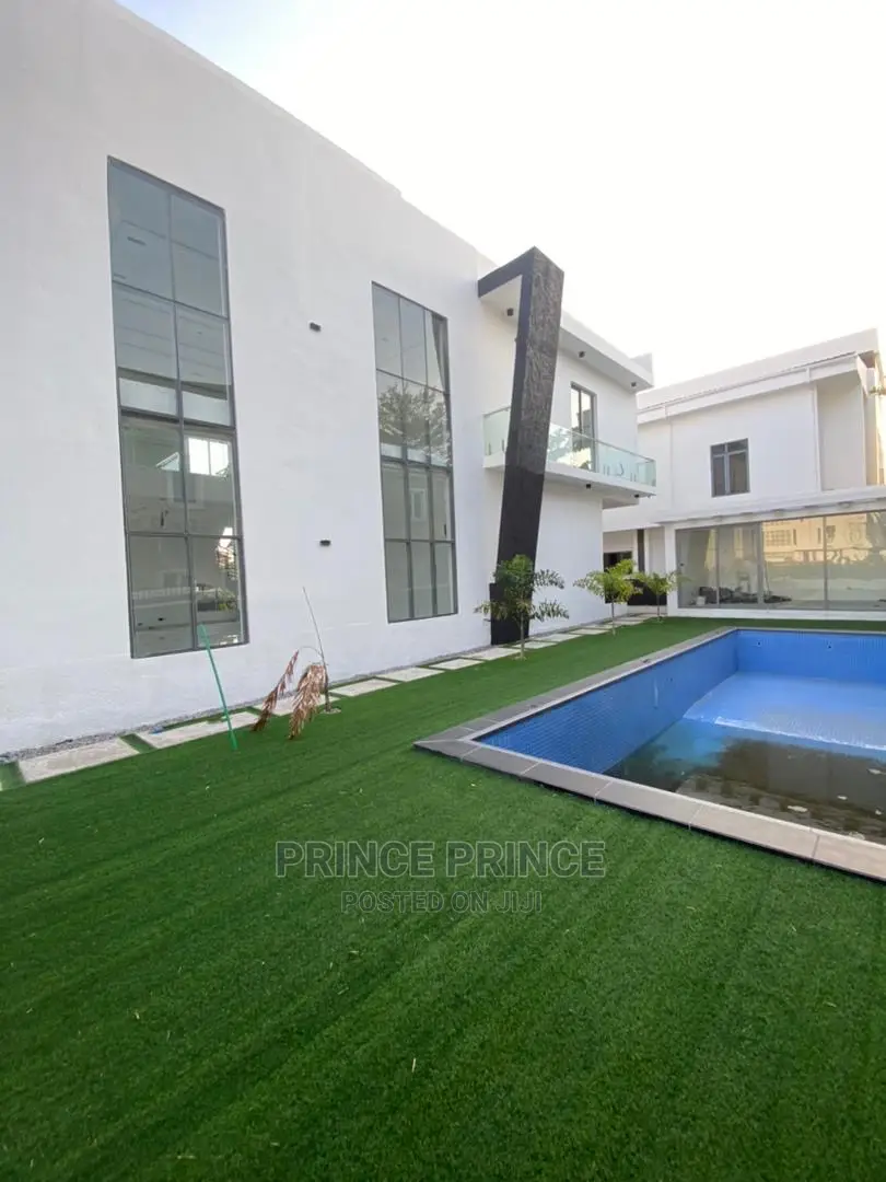 5bdrm Duplex in Lekki for Sale