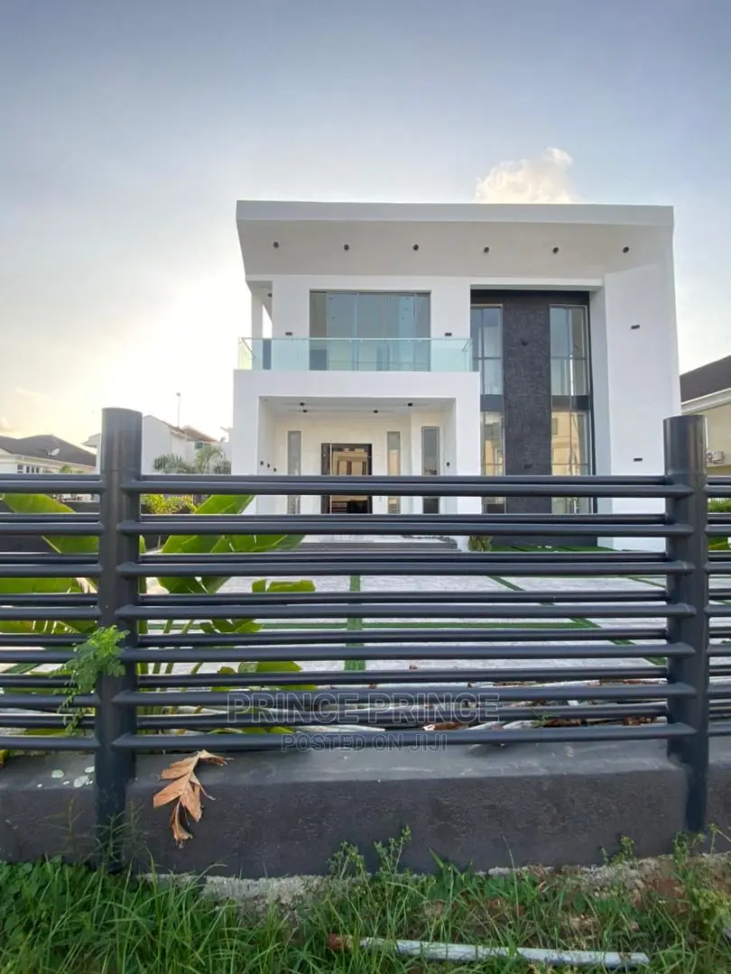 5bdrm Duplex in Lekki for Sale