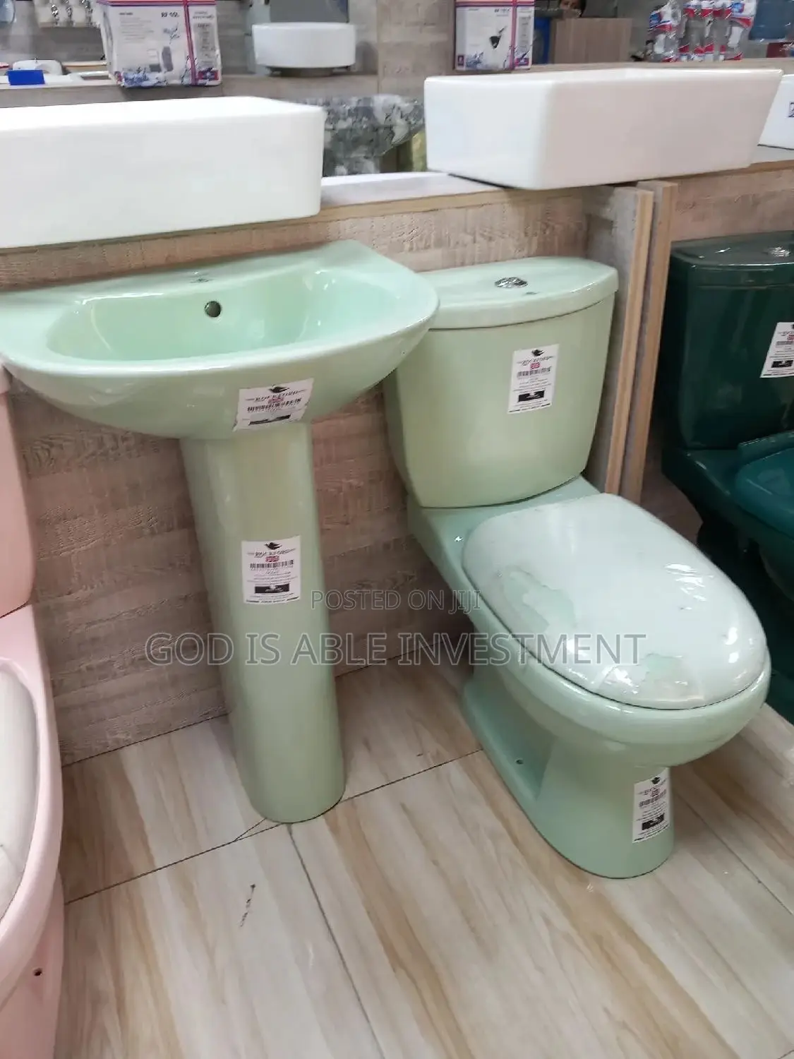 Rockford Green Luxury Water Closet