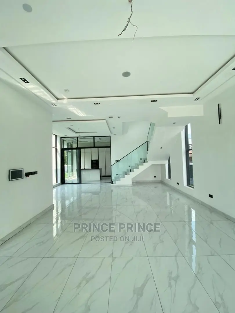 5bdrm Duplex in Lekki for Sale