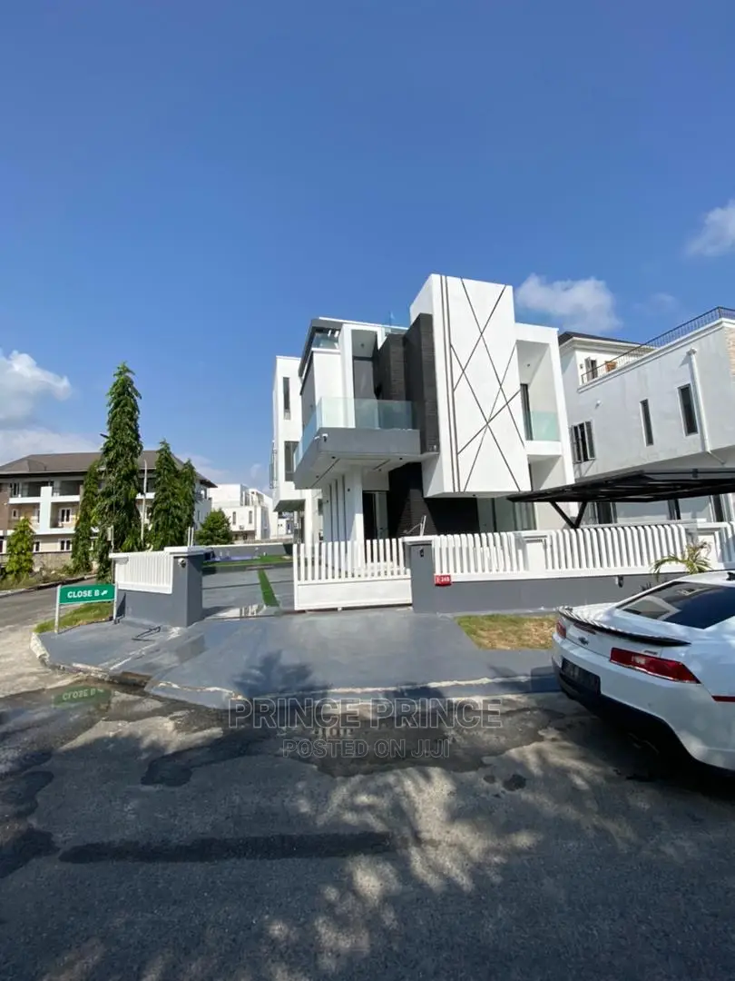 5bdrm Duplex in Lekki for Sale