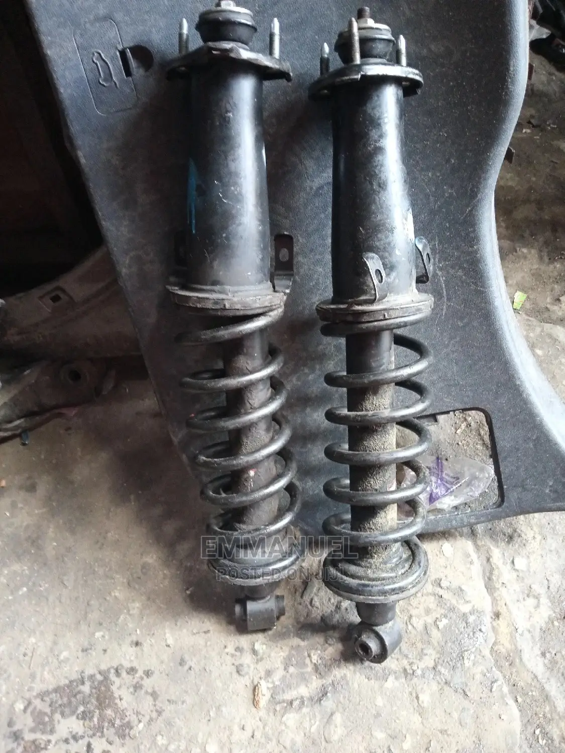 Back Shock Absorber Lexus Is 250 and Lexus GS 300