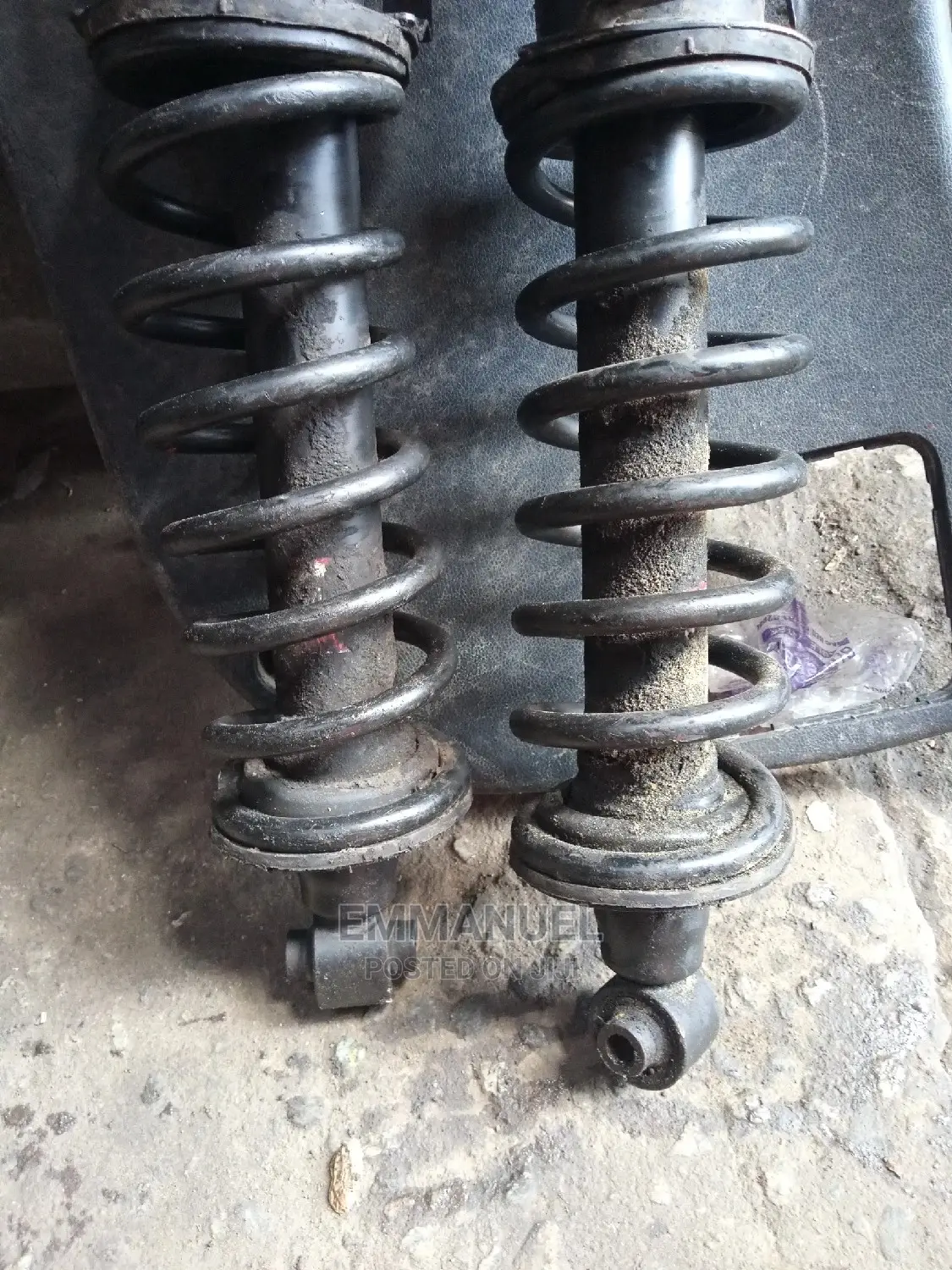 Back Shock Absorber Lexus Is 250 and Lexus GS 300