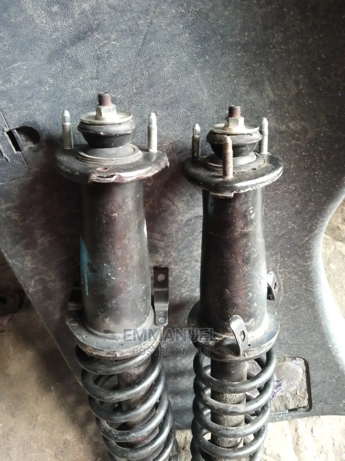 Back Shock Absorber Lexus Is 250 and Lexus GS 300
