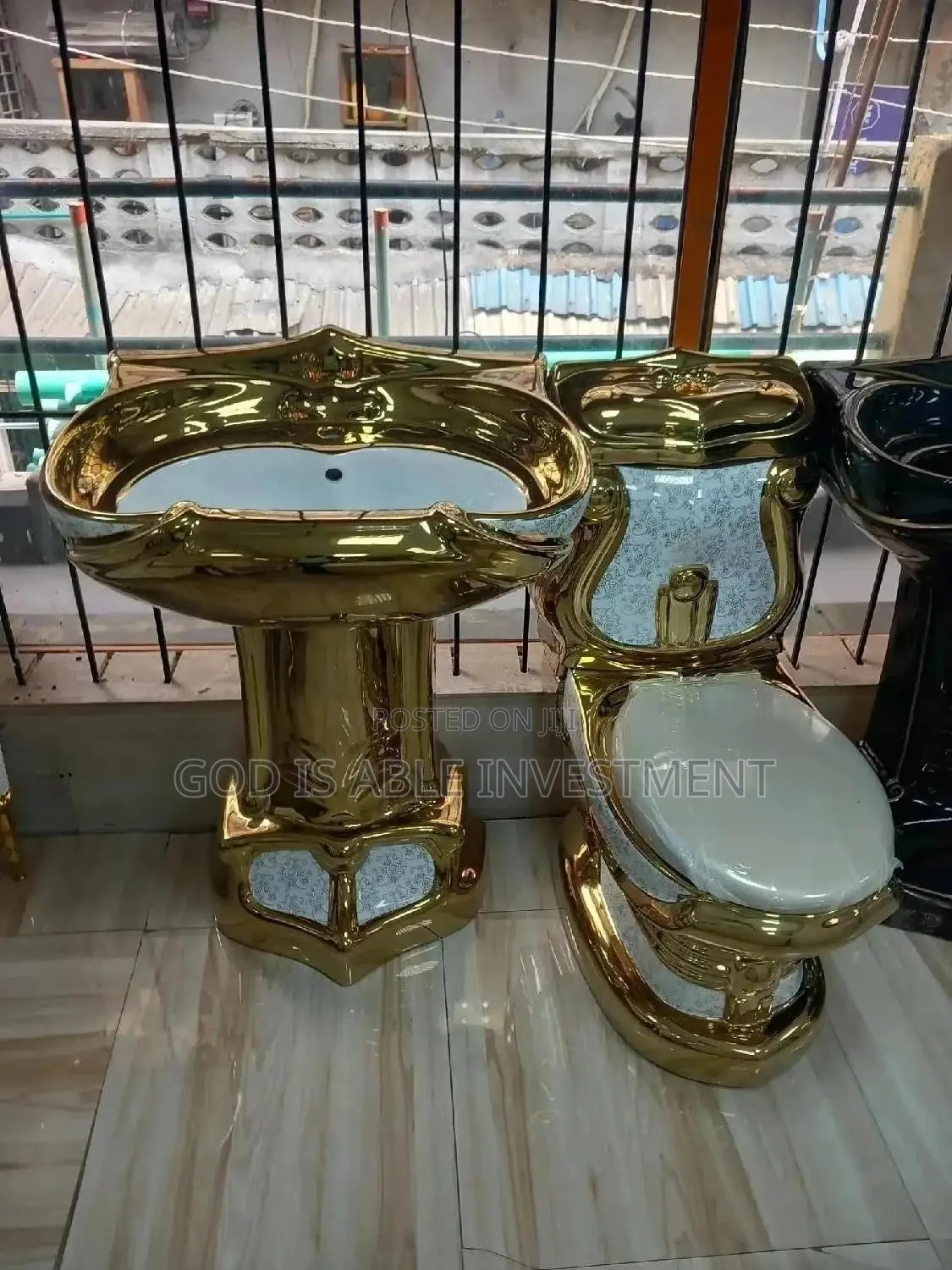 Gold Luxury Water Closet