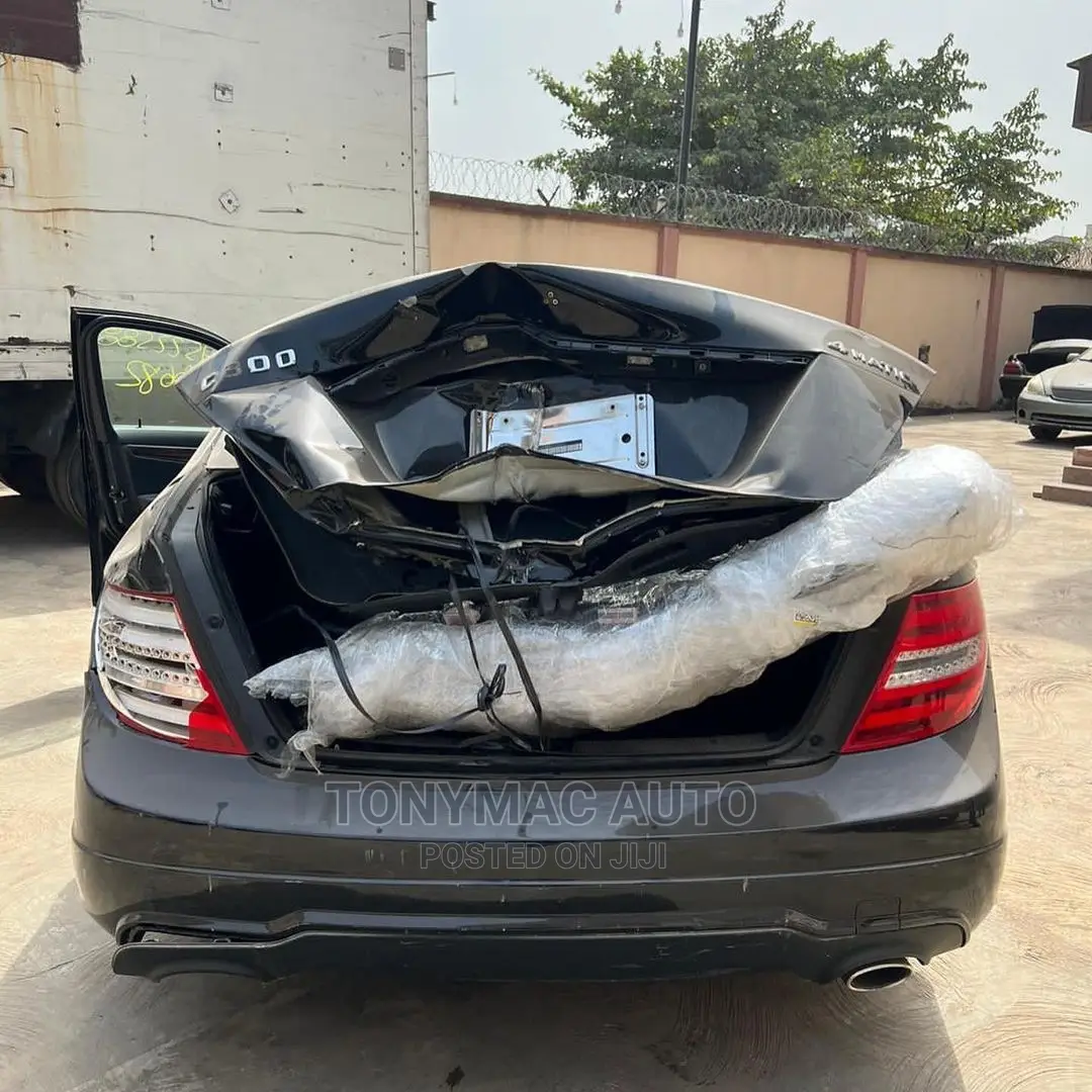 Mercedes-benz C300 2010 To 2013 Bumpers,Headlights