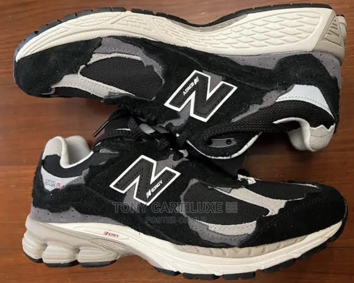 New Balance 2002R * *“Black/Dark Grey/White”*