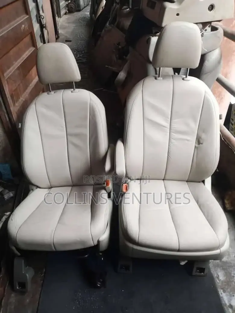 Toyota Slenna Seat 2015