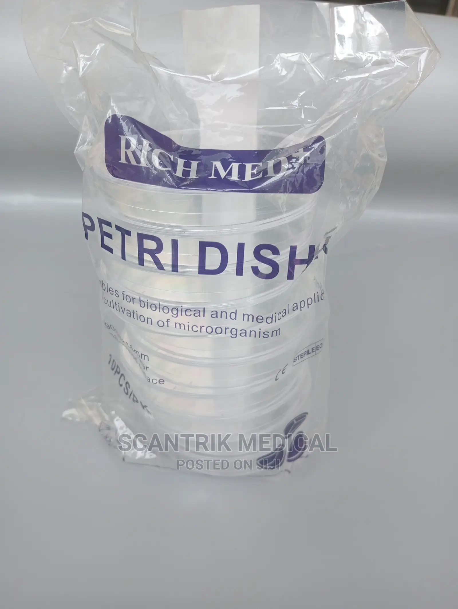 Plastic Petri Dish With Lid