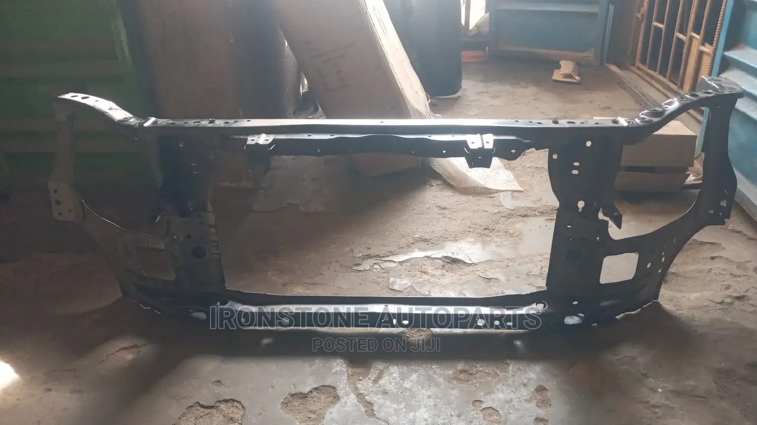 Front Cut - Toyota Hilux